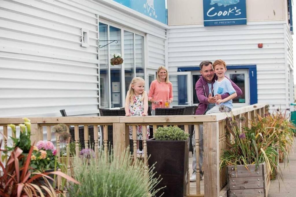 Presthaven Cozy Retreat Appartement Prestatyn Buitenkant foto